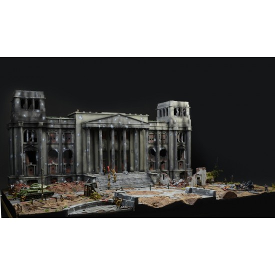 1/72 Berlin 1945 Fall of the Reich Battle Set: Reichstag, German & Russian Figures, Tanks