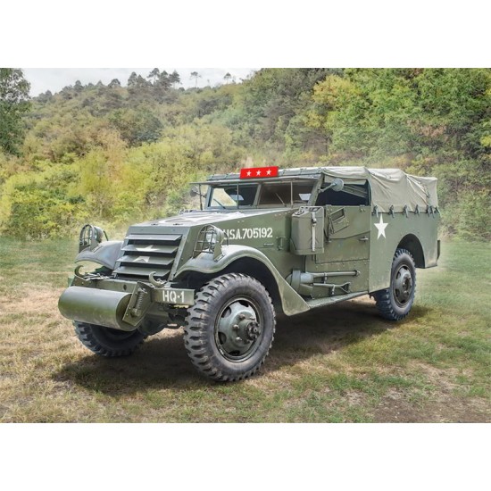1/72 M3A1 Scout Car w/2 Figures 1/72 M3A1 Scout Car w/2 Figures
