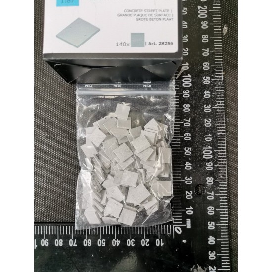 1/87 (HO scale) Concrete Street Plates w/ Hanging Hooks (140x) 1/87 (HO scale) Concrete Street Plates w/ Hanging Hooks (140x)
