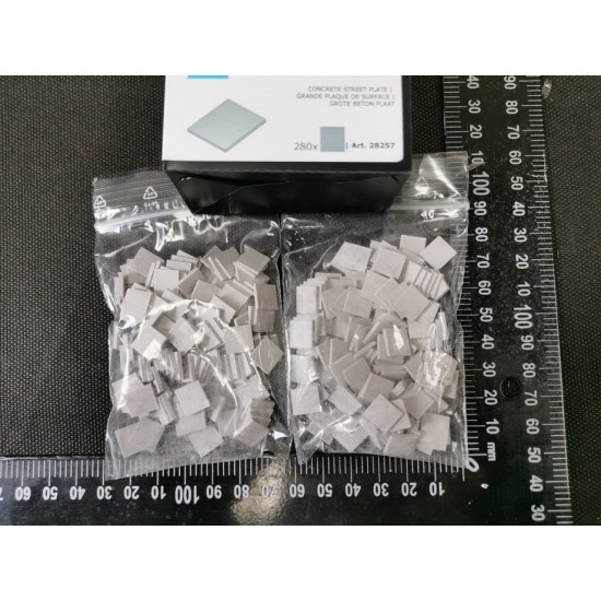 1/87 (HO scale) Concrete Street Plates w/ Hanging Hooks (280x) 1/87 (HO scale) Concrete Street Plates w/ Hanging Hooks (280x)