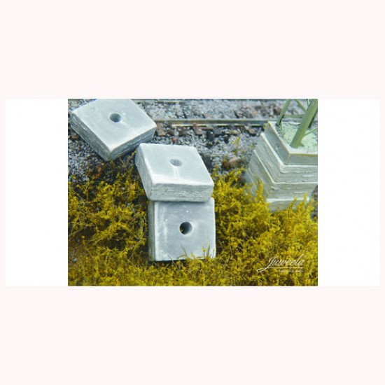 1/87 (HO scale) Concrete Pedestal (21x21mm, 15x) 1/87 (HO scale) Concrete Pedestal (21x21mm, 15x)