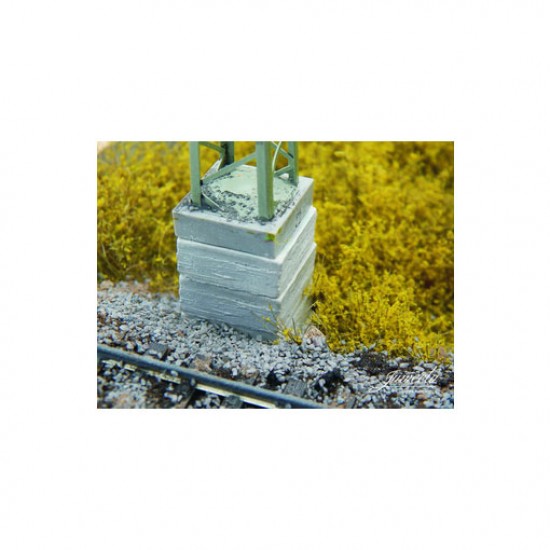 1/87 (HO scale) Concrete Pedestal (19x19mm, 15x) 1/87 (HO scale) Concrete Pedestal (19x19mm, 15x)