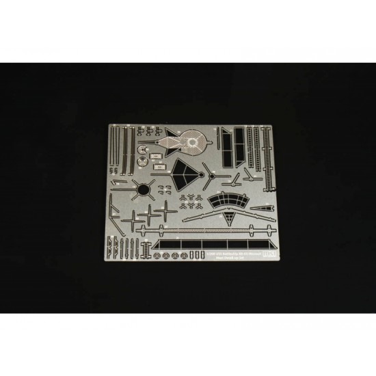 1/200 USS Missouri BB-63 Battleship Deluxe Detailing Set w/Wooden Deck for Trumpeter kit 1/200 USS Missouri BB-63 Battleship Deluxe Detailing Set w/Wooden Deck for Trumpeter kit