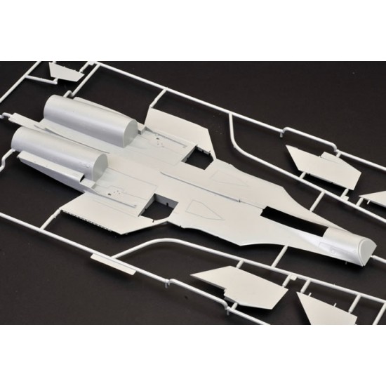 1/48 Sukhoi Su-33 Flanker D 1/48 Sukhoi Su-33 Flanker D
