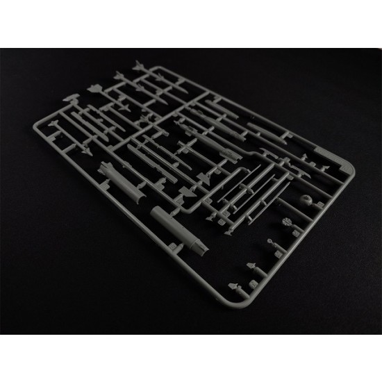 1/48 F/A-18C Hornet VFA-27 Royal Maces 1/48 F/A-18C Hornet VFA-27 Royal Maces