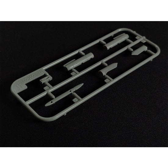 1/48 F/A-18C Hornet VFA-27 Royal Maces 1/48 F/A-18C Hornet VFA-27 Royal Maces