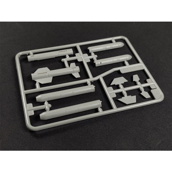 1/48 F/A-18C Hornet VFA-27 Royal Maces 1/48 F/A-18C Hornet VFA-27 Royal Maces