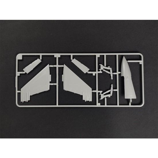 1/48 F/A-18C Hornet VFA-27 Royal Maces 1/48 F/A-18C Hornet VFA-27 Royal Maces