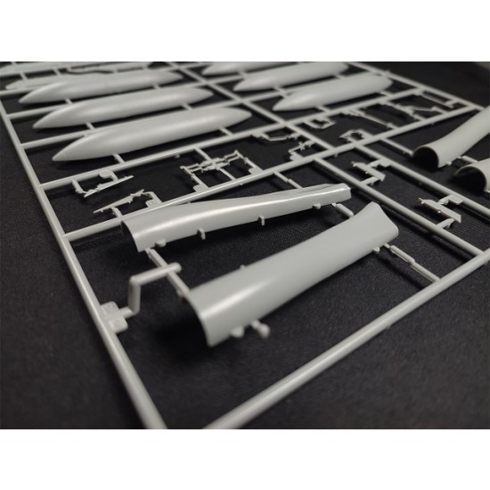 1/48 F/A-18C Hornet VFA-27 Royal Maces 1/48 F/A-18C Hornet VFA-27 Royal Maces