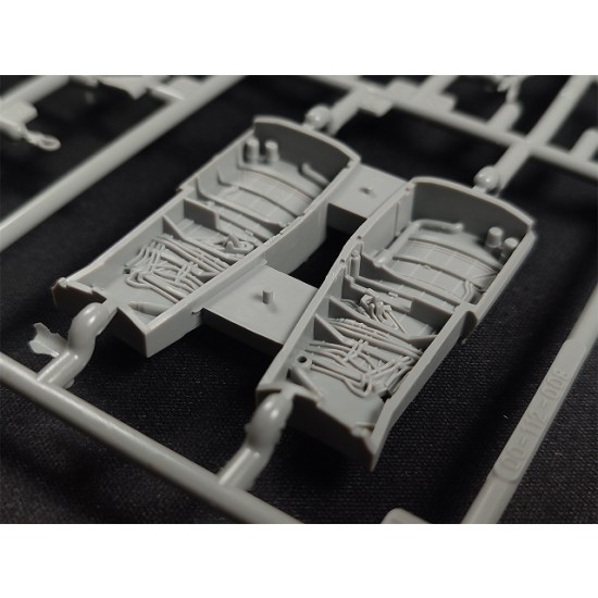 1/48 F/A-18C Hornet VFA-27 Royal Maces 1/48 F/A-18C Hornet VFA-27 Royal Maces