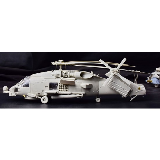 1/35 Sikorsky SH-60B Sea Hawk Helicopter