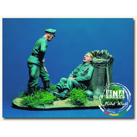 1/35 Are You Sleeping, Kid? (2 Figures with Diorama Base) 1/35 Are You Sleeping, Kid? (2 Figures with Diorama Base)