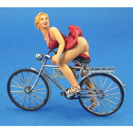 1/35 Monella (Frivolous Lola) (bicycle is not included) 1/35 Monella (Frivolous Lola) (bicycle is not included)