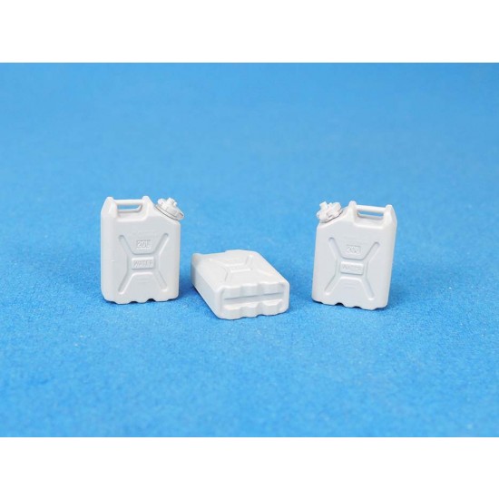 1/35 Modern US 20L Water Can set (15pcs) 1/35 Modern US 20L Water Can set (15pcs)