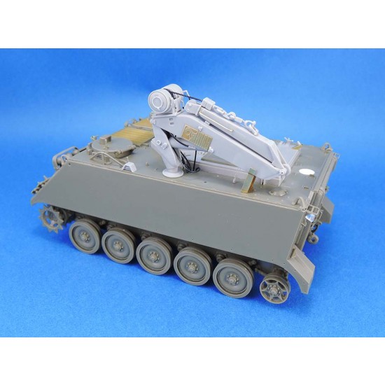 1/35 M113 Fitter Conversion set for AFV Club M113s kits 1/35 M113 Fitter Conversion set for AFV Club M113s kits