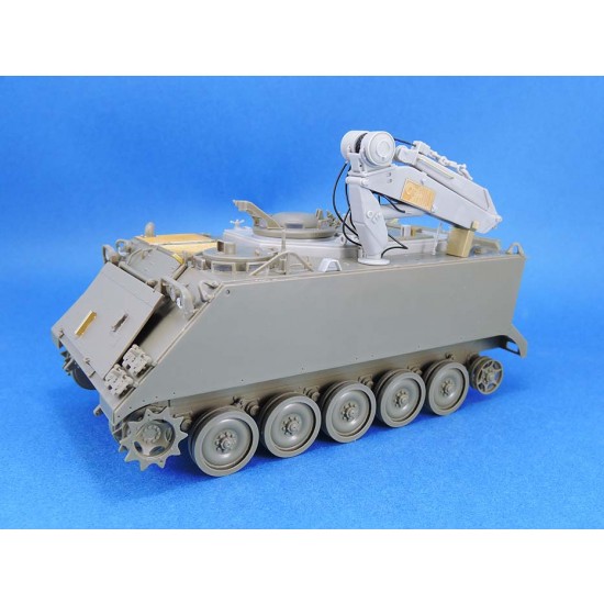 1/35 M113 Fitter Conversion set for AFV Club M113s kits 1/35 M113 Fitter Conversion set for AFV Club M113s kits