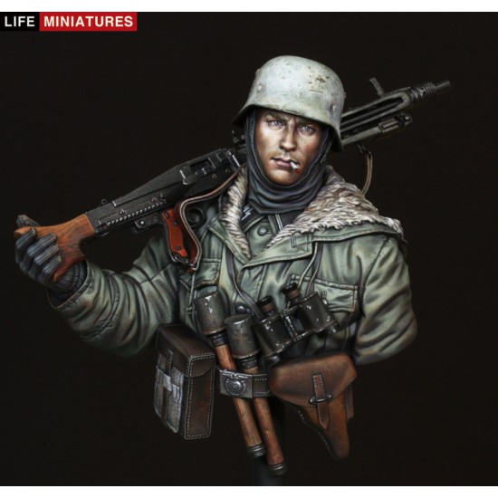 1/16 MG42 Gunner, Totenkopf Division, Kharkov 1943 (resin bust) 1/16 MG42 Gunner, Totenkopf Division, Kharkov 1943 (resin bust)