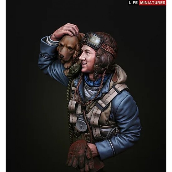 1/10 The Few RAF Fighter Pilot 1940 Battle of Britain Bust 1/10 The Few RAF Fighter Pilot 1940 Battle of Britain Bust