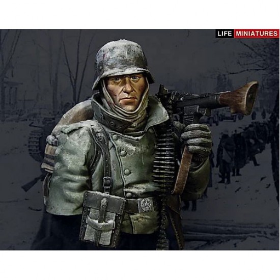 1/10 WWII German MG34 Gunner Confronted w/General Winter, Outskirts of Moscow Bust 1/10 WWII German MG34 Gunner Confronted w/General Winter, Outskirts of Moscow Bust