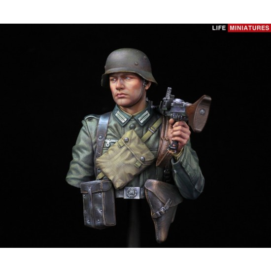 1/10 WWII Wehrmacht MG34 Gunner, France 1940 (resin bust) 1/10 WWII Wehrmacht MG34 Gunner, France 1940 (resin bust)