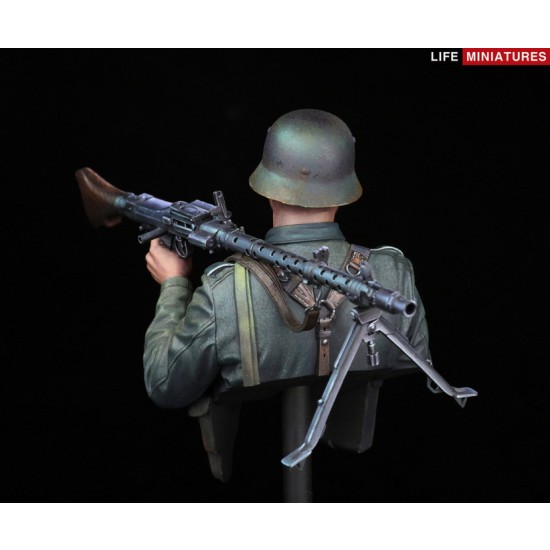 1/10 WWII Wehrmacht MG34 Gunner, France 1940 (resin bust) 1/10 WWII Wehrmacht MG34 Gunner, France 1940 (resin bust)