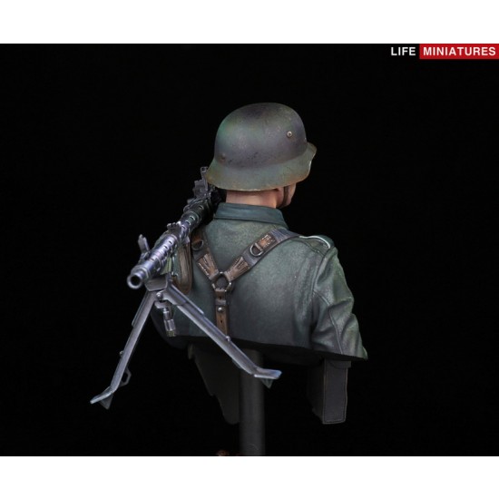 1/10 WWII Wehrmacht MG34 Gunner, France 1940 (resin bust) 1/10 WWII Wehrmacht MG34 Gunner, France 1940 (resin bust)