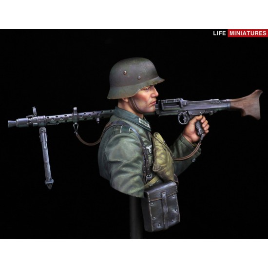 1/10 WWII Wehrmacht MG34 Gunner, France 1940 (resin bust) 1/10 WWII Wehrmacht MG34 Gunner, France 1940 (resin bust)