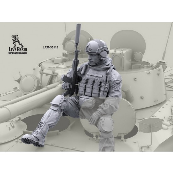 1/35 Modern Russian Commander, Riding On Armour Vehicle 1/35 Modern Russian Commander, Riding On Armour Vehicle