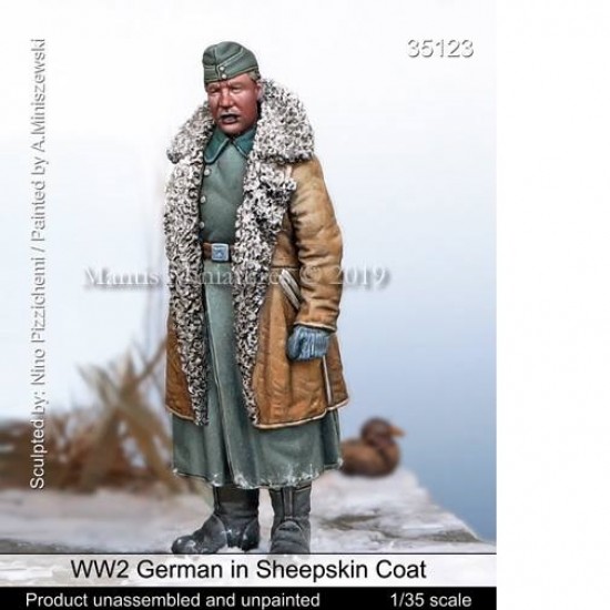 1/35 WWII German in Sheepskin Coat 1/35 WWII German in Sheepskin Coat
