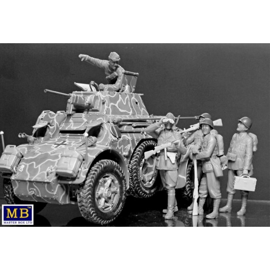 1/35 WWII Italian Military Men (5 Figures) 1/35 WWII Italian Military Men (5 Figures)