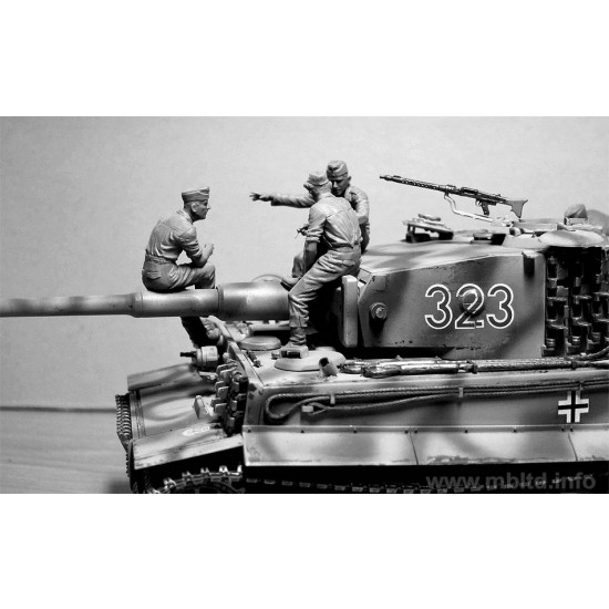 1/35 WWII German Tankmen (5 figures) 1/35 WWII German Tankmen (5 figures)