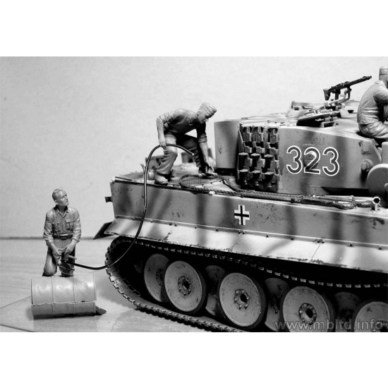 1/35 WWII German Tankmen (5 figures) 1/35 WWII German Tankmen (5 figures)