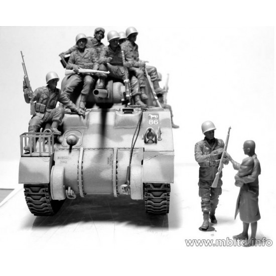 1/35 The 101st Light Company US Paratroopers & British Tankman in France 1944 (9 Figures) 1/35 The 101st Light Company US Paratroopers & British Tankman in France 1944 (9 Figures)