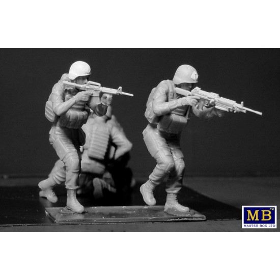 1/35 No Soldier Left Behind - MWD Down (4 Figures+1 Dog) 1/35 No Soldier Left Behind - MWD Down (4 Figures+1 Dog)