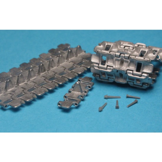 1/35 Metal Tracks for KV-1/KV-2 (200 links, 400 pins) 1/35 Metal Tracks for KV-1/KV-2 (200 links, 400 pins)
