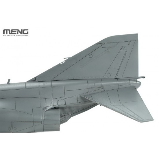1/48 McDonnell Douglas F-4E Phantom II Fighter-bomber 1/48 McDonnell Douglas F-4E Phantom II Fighter-bomber