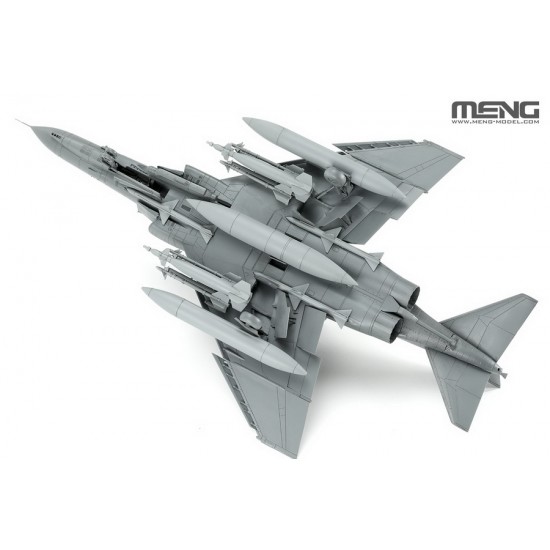 1/48 McDonnell Douglas F-4E Phantom II Fighter-bomber 1/48 McDonnell Douglas F-4E Phantom II Fighter-bomber