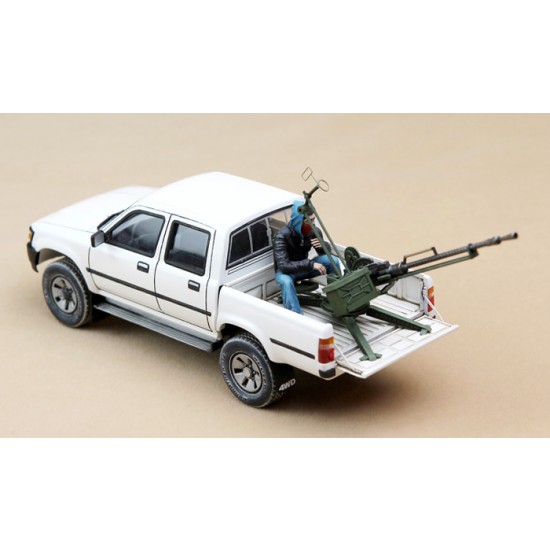 1/35 Toyota Hilux Pick Up w/ZPU-1 Anti-Tank Gun 1/35 Toyota Hilux Pick Up w/ZPU-1 Anti-Tank Gun