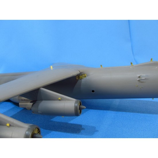 1/144 US Lockheed C-141 Starlifter Detail Set for Roden kits 1/144 US Lockheed C-141 Starlifter Detail Set for Roden kits