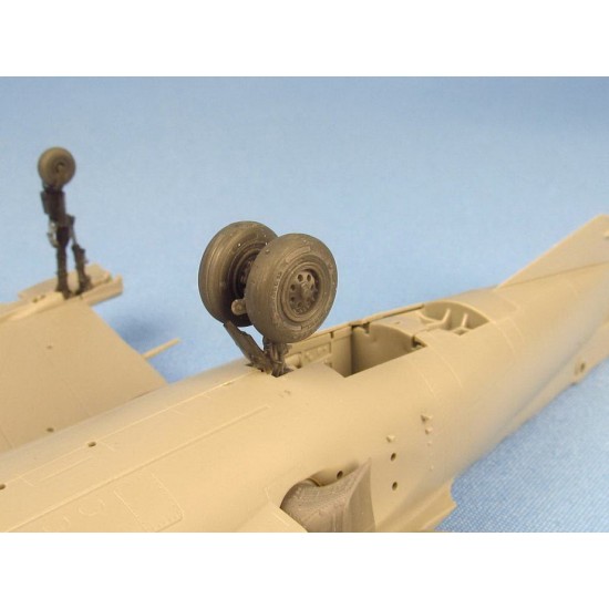 1/48 Hawker Siddeley Harrier GR1/GR3 Landing Gears w/Wheels for Kinetic kits 1/48 Hawker Siddeley Harrier GR1/GR3 Landing Gears w/Wheels for Kinetic kits