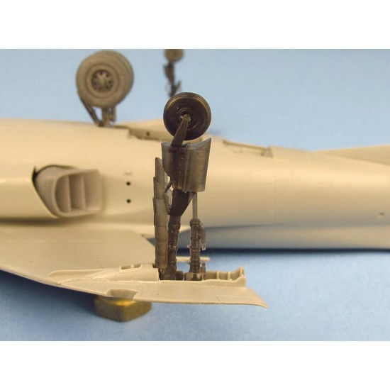 1/48 Hawker Siddeley Harrier GR1/GR3 Landing Gears w/Wheels for Kinetic kits 1/48 Hawker Siddeley Harrier GR1/GR3 Landing Gears w/Wheels for Kinetic kits