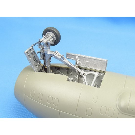 1/48 Northrop Grumman E-2C Hawkeye Landing gears and bays for Italeri/Kinetic kits 1/48 Northrop Grumman E-2C Hawkeye Landing gears and bays for Italeri/Kinetic kits