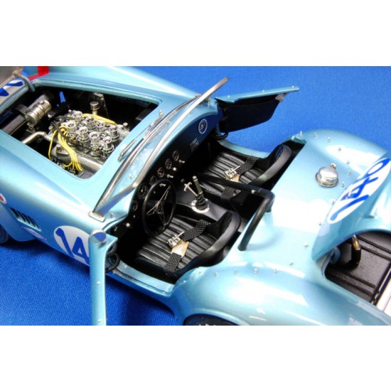 1/24 Multimedia kit: 289 Cobra FIA Roadstar Version. B 1/24 Multimedia kit: 289 Cobra FIA Roadstar Version. B