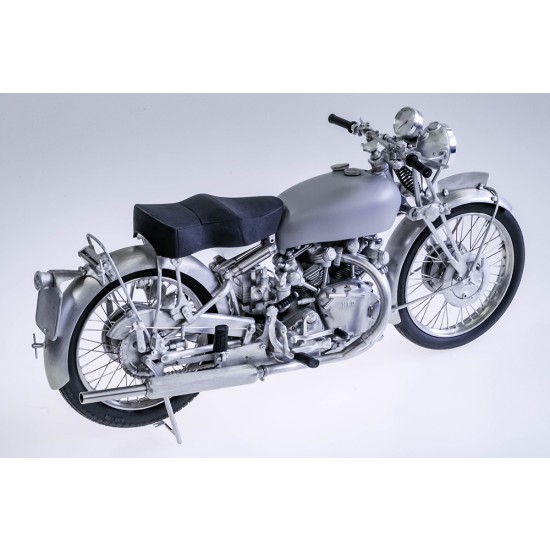 1/9 Full Detail kit - HRD Vincent Black Shadow 1948 1/9 Full Detail kit - HRD Vincent Black Shadow 1948