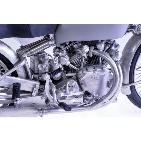 1/9 Full Detail kit - HRD Vincent Black Shadow 1948 1/9 Full Detail kit - HRD Vincent Black Shadow 1948