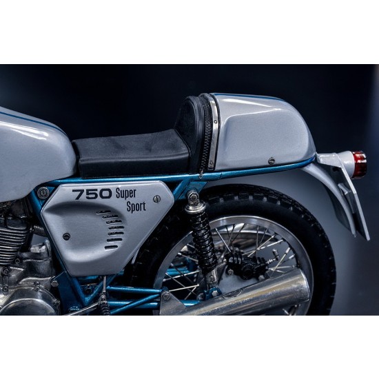 1/9 Fulldetail Kit: Ducati 750 Super Sport 1974 1/9 Fulldetail Kit: Ducati 750 Super Sport 1974