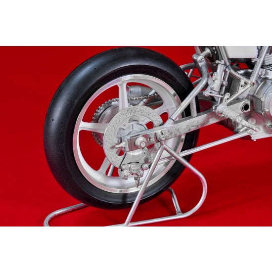 1/9 Ducati 750 TT1 1983 Multi-Material Full Detail Kit 1/9 Ducati 750 TT1 1983 Multi-Material Full Detail Kit
