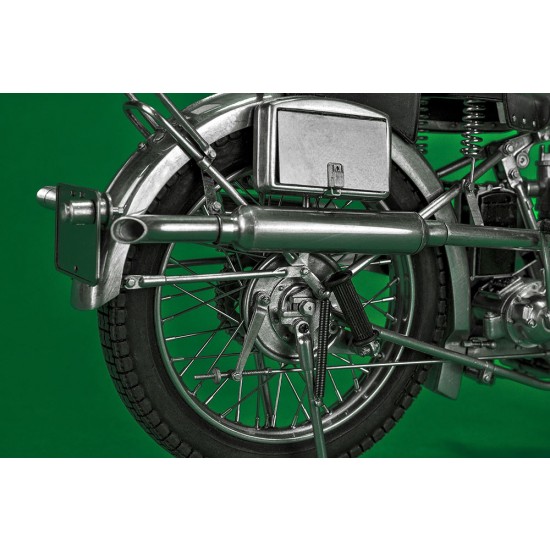 1/9 Multi-material kit: BSA Blue Star 350 1933 1/9 Multi-material kit: BSA Blue Star 350 1933