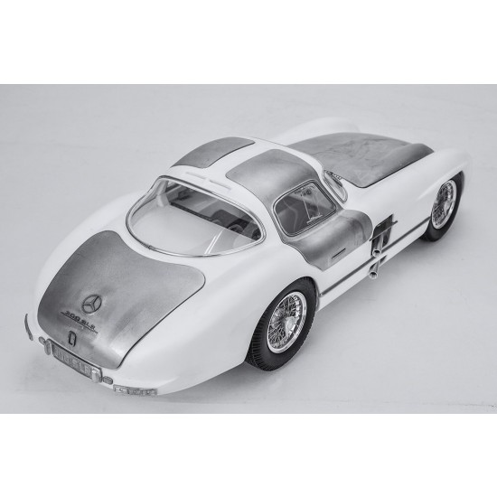 1/12 Mercedes-Benz 300SLR Coupe Multi-material kit 1/12 Mercedes-Benz 300SLR Coupe Multi-material kit