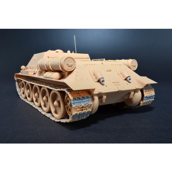 1/35 Soviet Self-Propelled Gun Su-122 Initial Production 1/35 Soviet Self-Propelled Gun Su-122 Initial Production